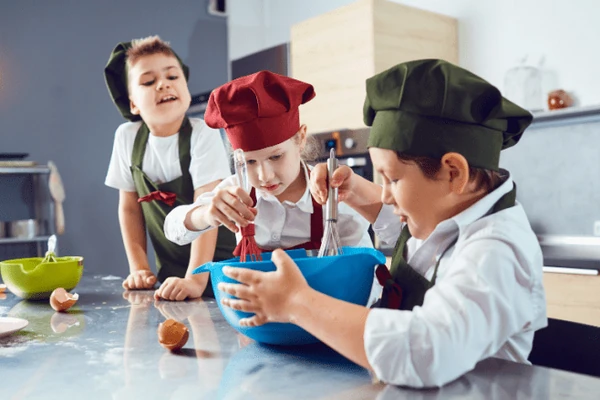 dzieci-gotuja-catering-emaluch-przedszkole-zlobek